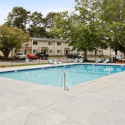 exterior view at Century Plaza, located in Greenville, SC